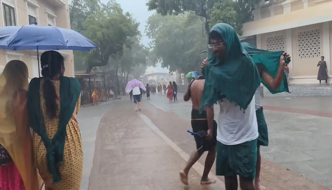  தூத்துக்குடியில் கனமழை