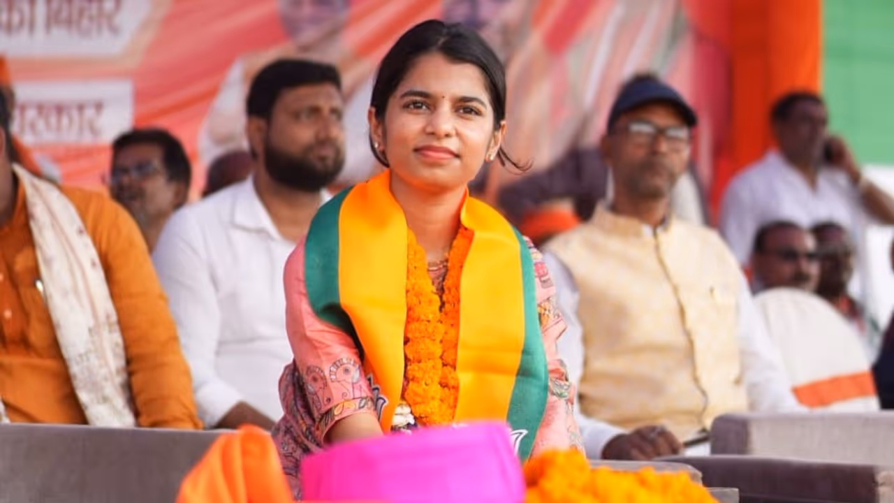 ಗಾಯಕಿ ಮೈಥಿಲಿ ಠಾಕೂರ್