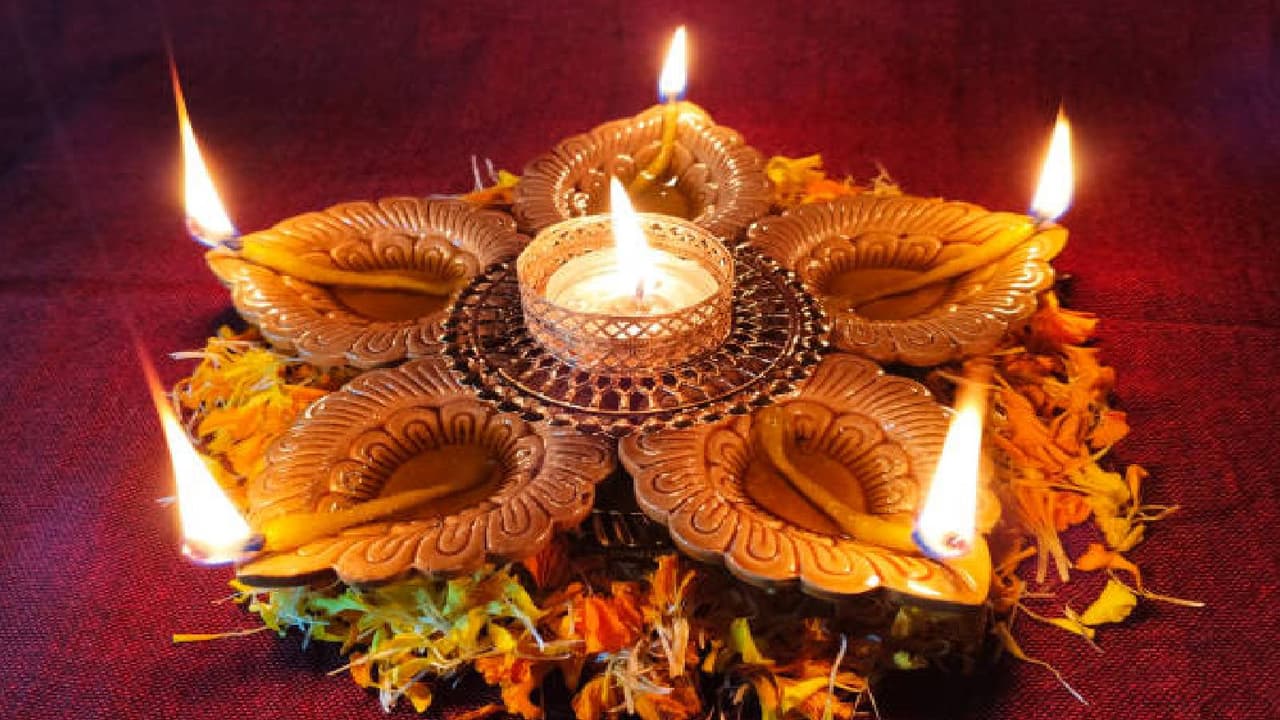 कार्तिक अमावस्या को मनाई जाती है दिवाली कार्तिक अमावस्या को मनाई जाती है दिवाली