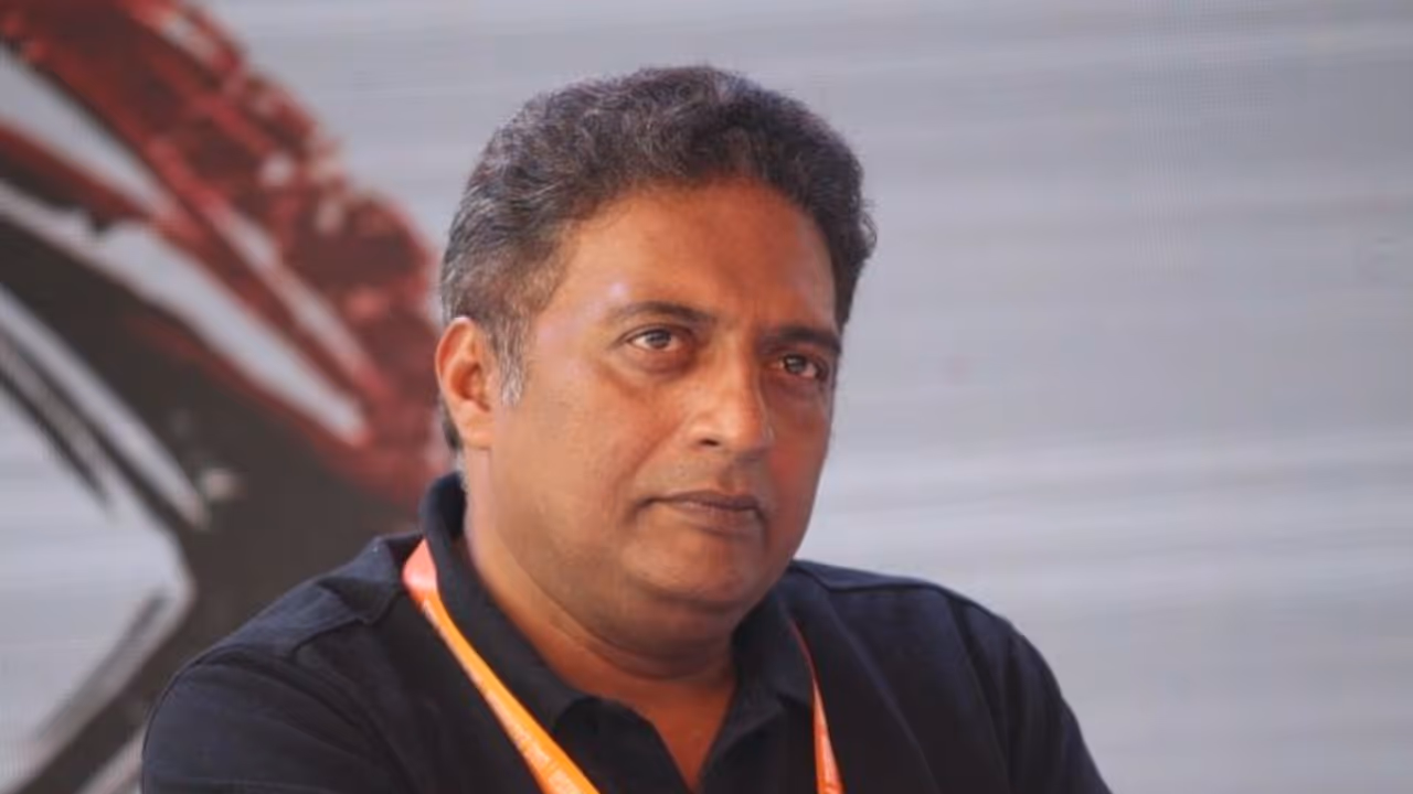 విలక్షణ నటుడు.. విలక్షణ నటుడు..