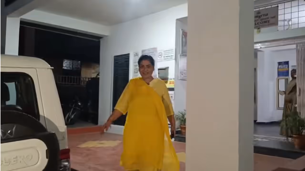 ದಿವ್ಯಾ ಹಾಗರಗಿ ಮನೆಯಲ್ಲಿ ಜೂಜಾಟ ದಿವ್ಯಾ ಹಾಗರಗಿ ಮನೆಯಲ್ಲಿ ಜೂಜಾಟ