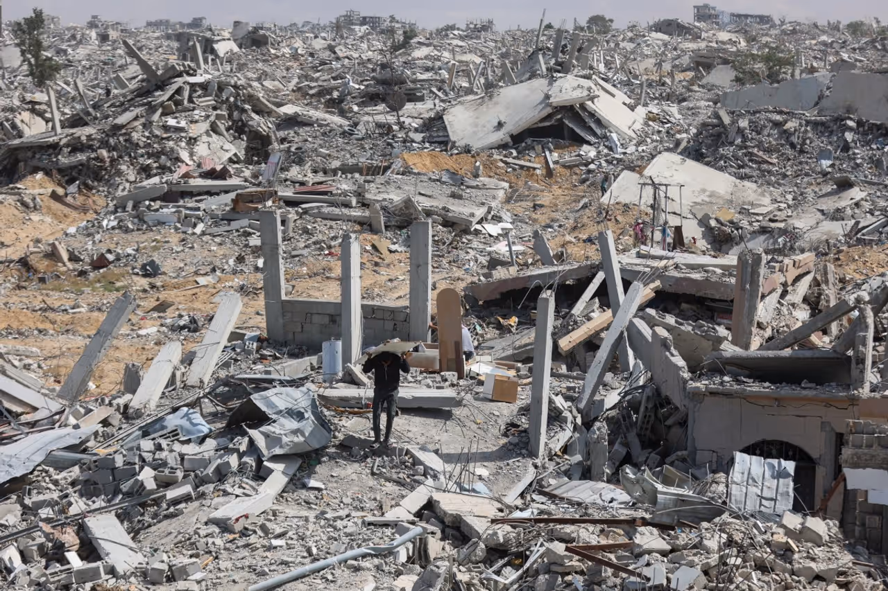 A mountain of destruction: Gaza buried under 61.5 million tonnes of rubble A mountain of destruction: Gaza buried under 61.5 million tonnes of rubble