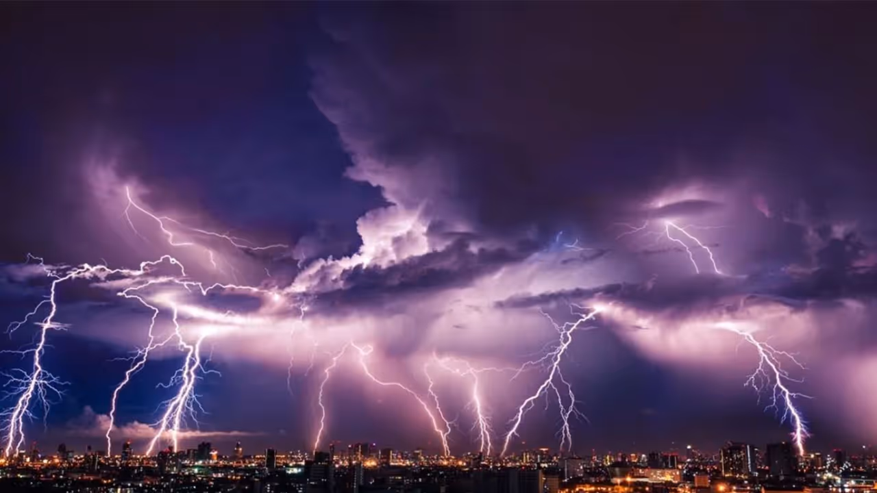 ఢిల్లీని ముంచేసిన విషగాలి