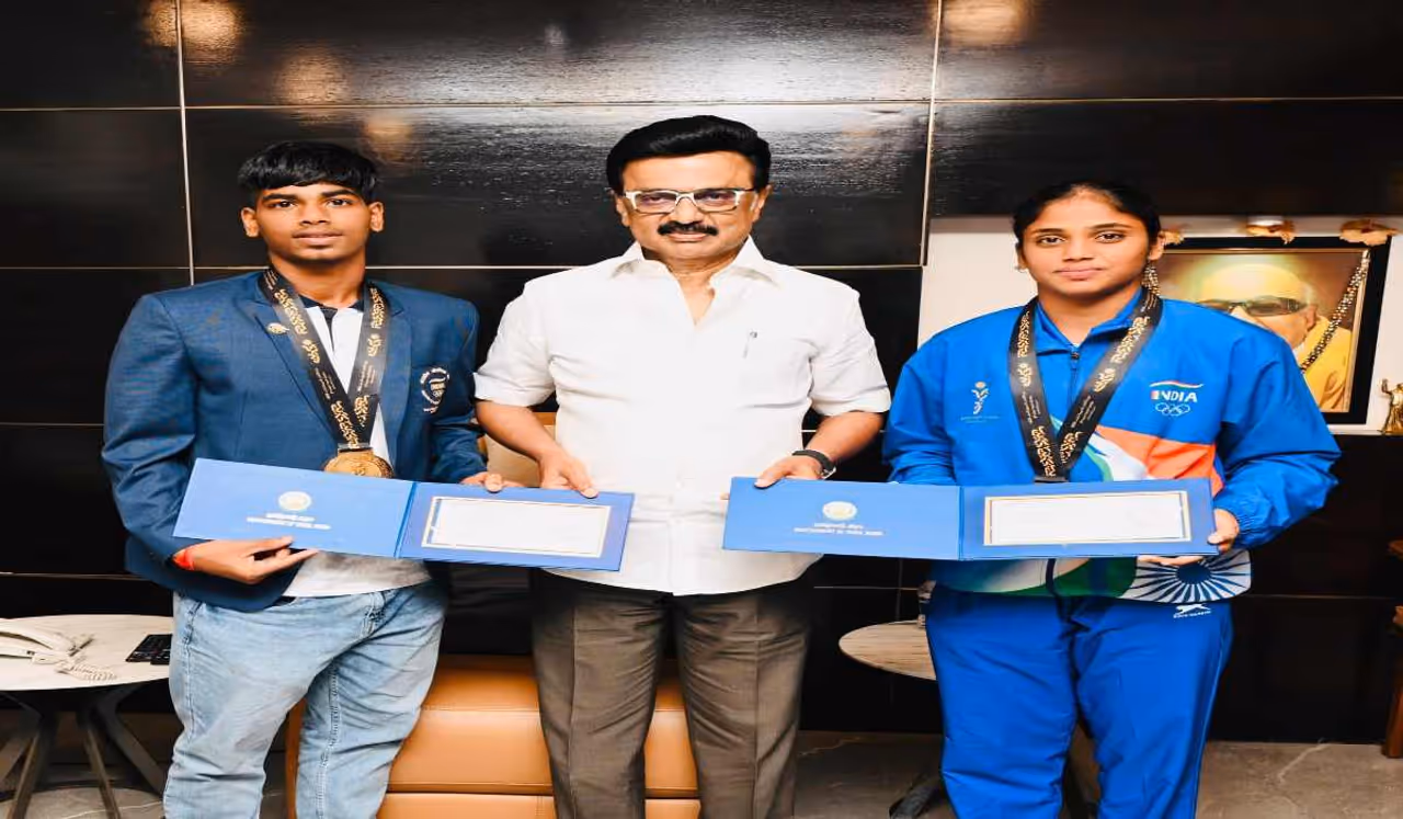 கபடியில் தங்கம் வென்றனர் கபடியில் தங்கம் வென்றனர்