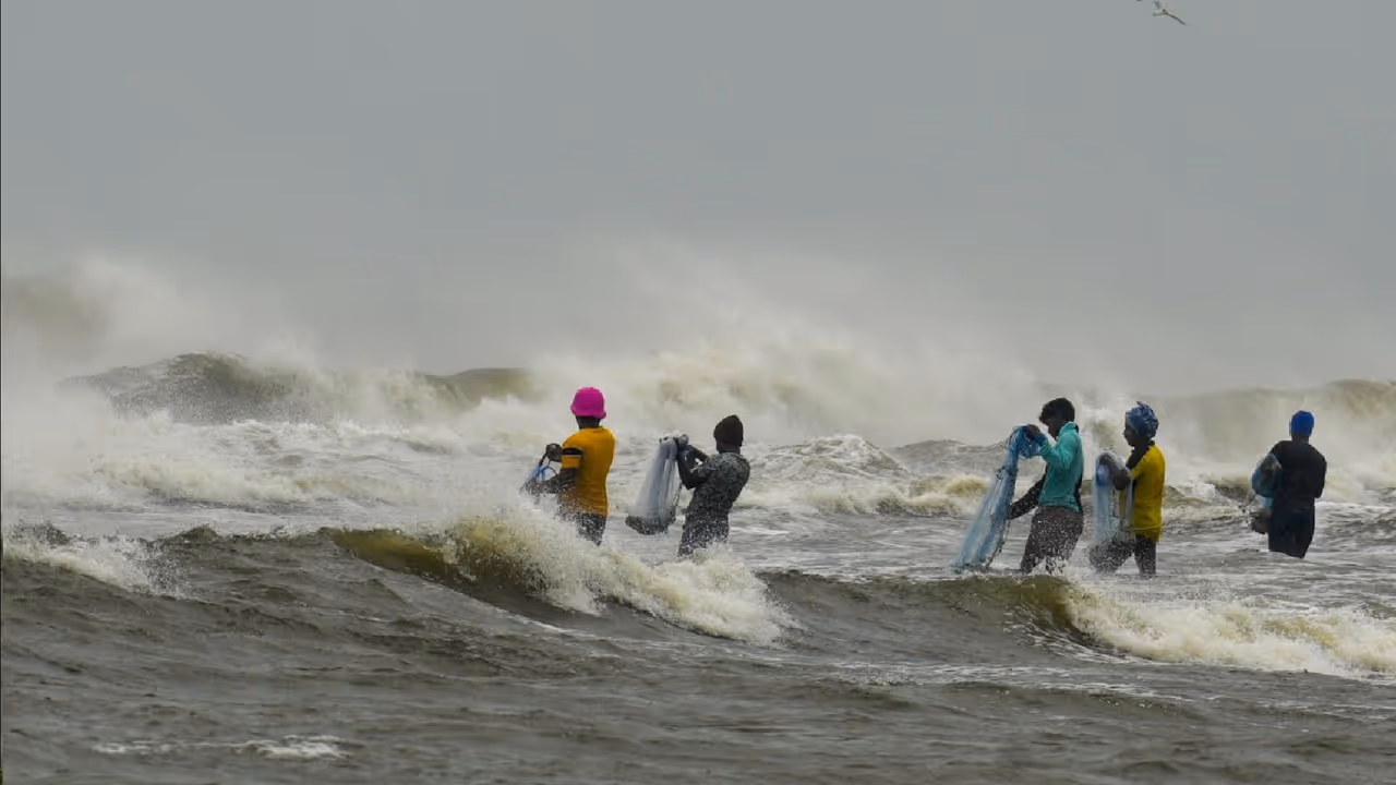 ఏపీకే తుఫానులు ఎందుకు?