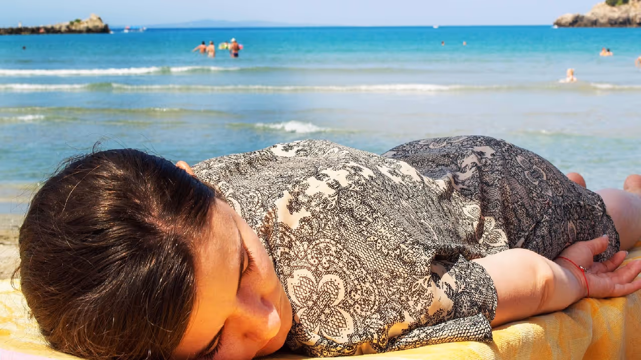 పొట్టపై పడుకోకూడదా?