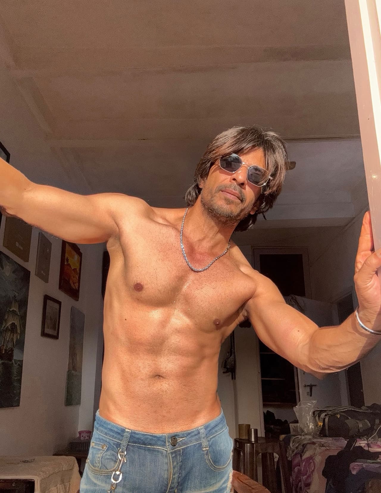 That duplicate of Shah Rukh Khan, who lives in Gujarat