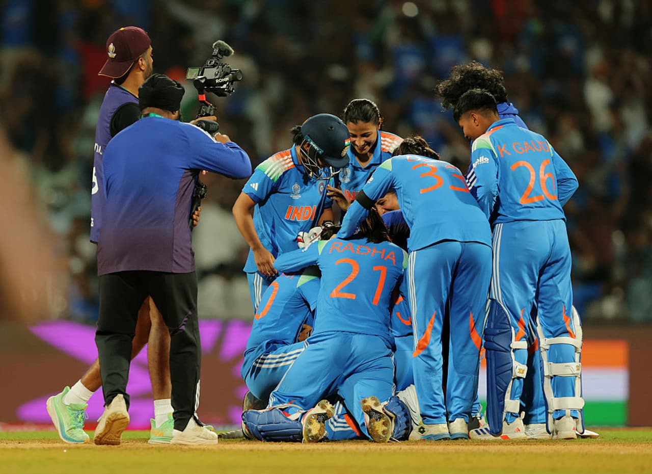 India Keep Women's World Cup Title Hopes Alive India Keep Women's World Cup Title Hopes Alive