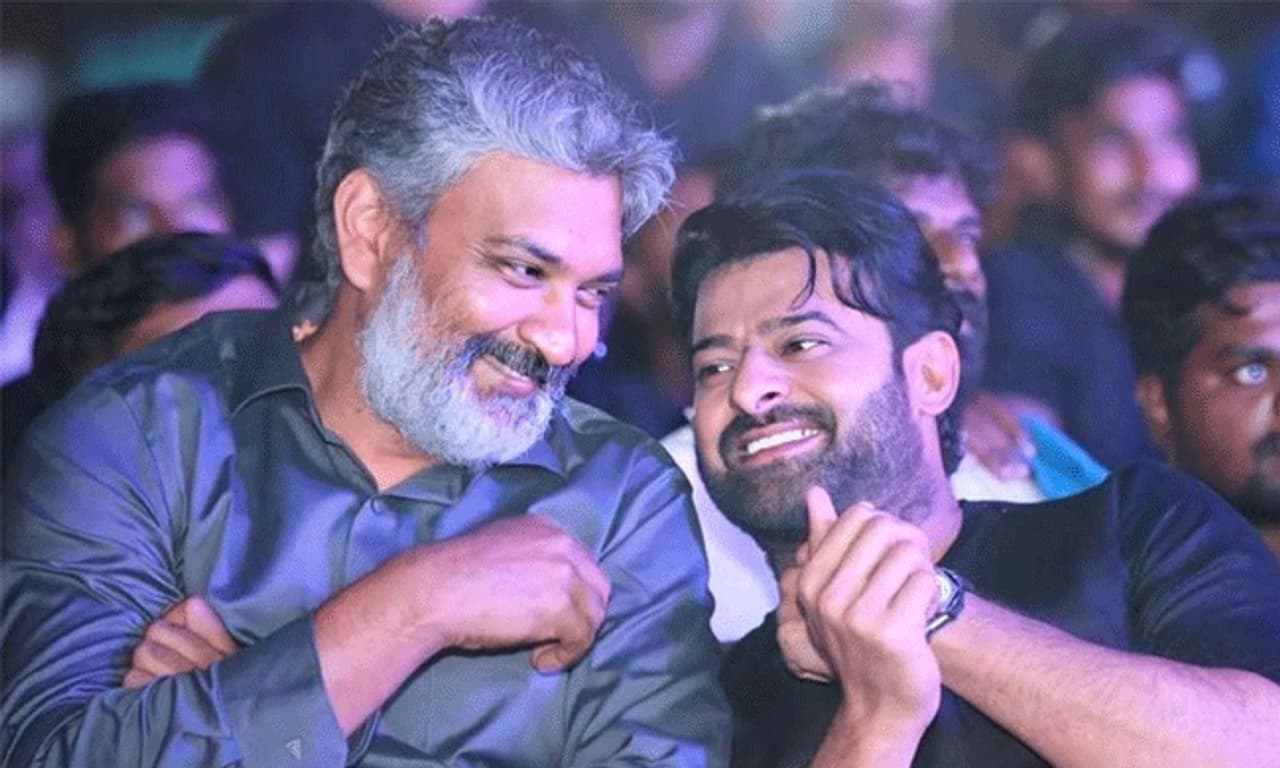 ప్రభాస్ రాజమౌళి అనుబంధం.. ప్రభాస్ రాజమౌళి అనుబంధం..