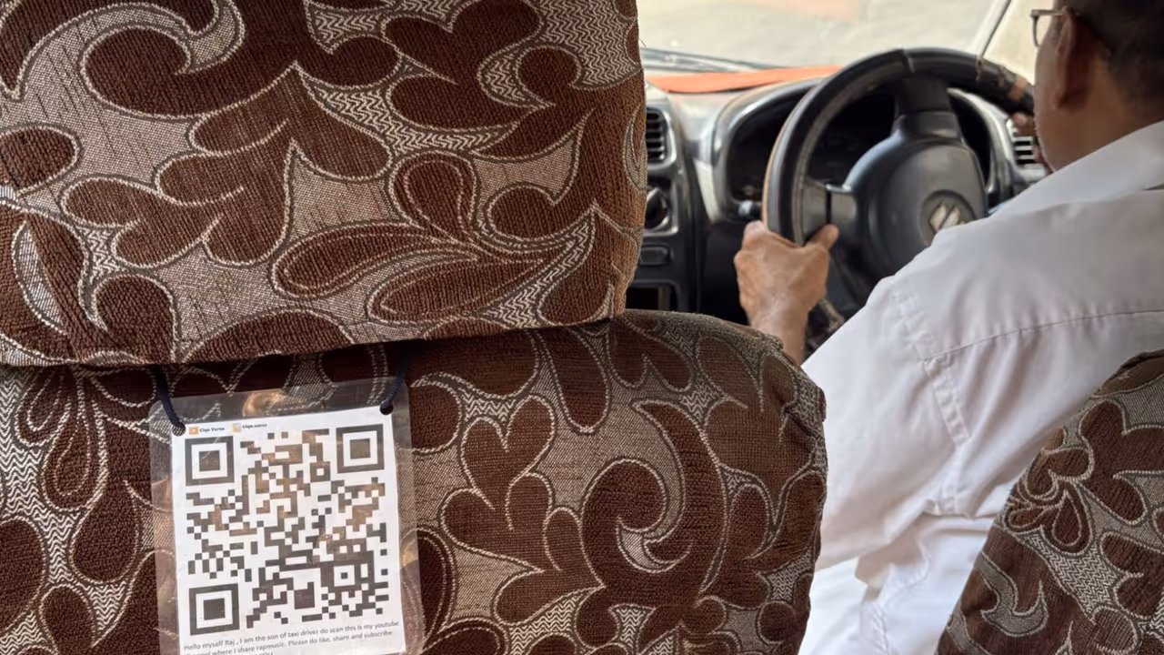 టాక్సీలో QR కోడ్ టాక్సీలో QR కోడ్