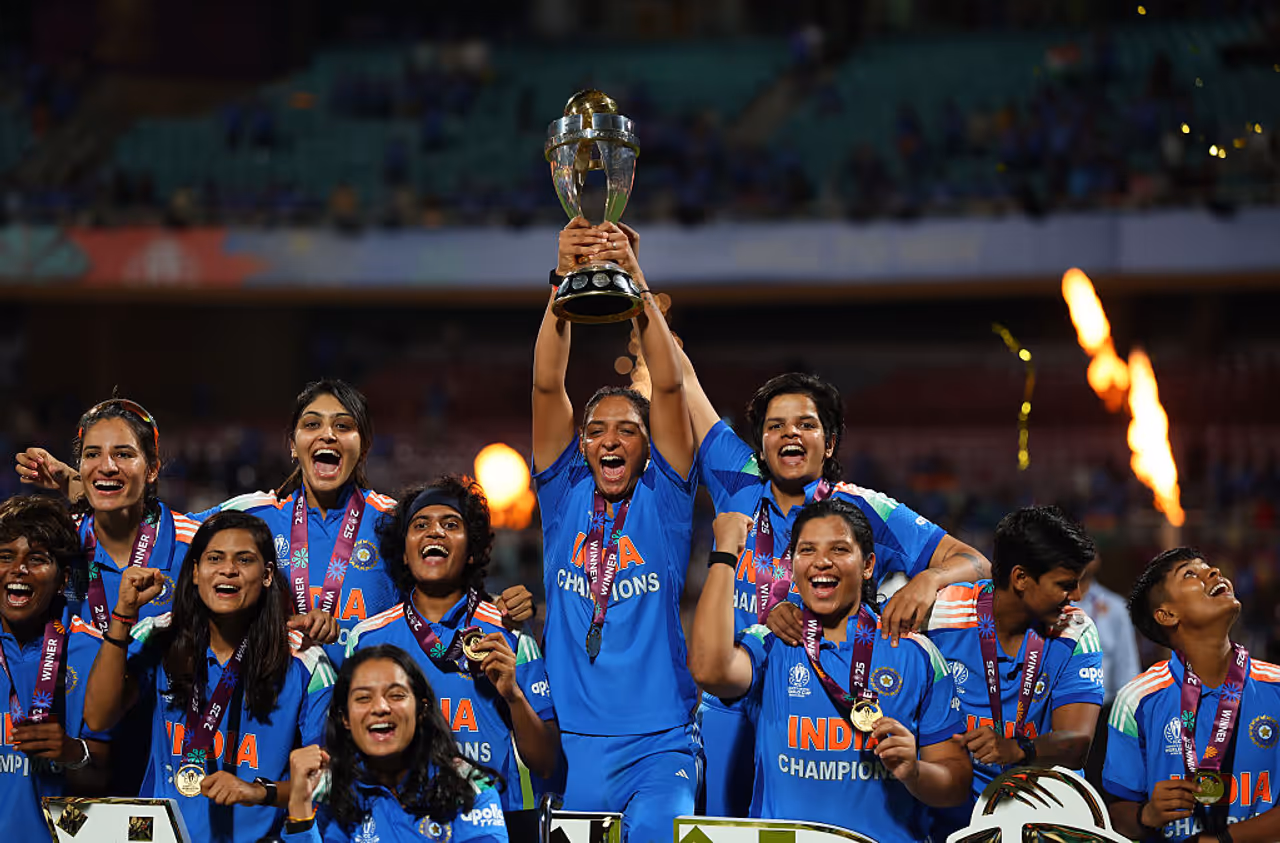 WPL లో తోపు టీమ్ గా ముంబై ఇండియన్స్