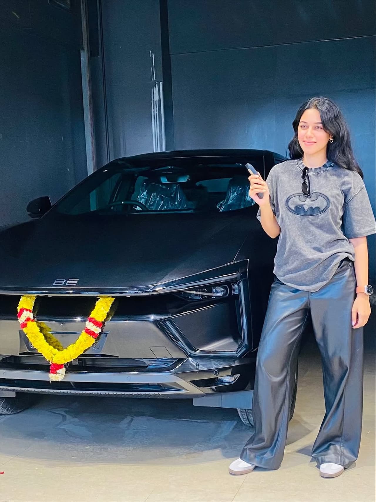 கார் வாங்கிய மிர்னாலினி ரவி: