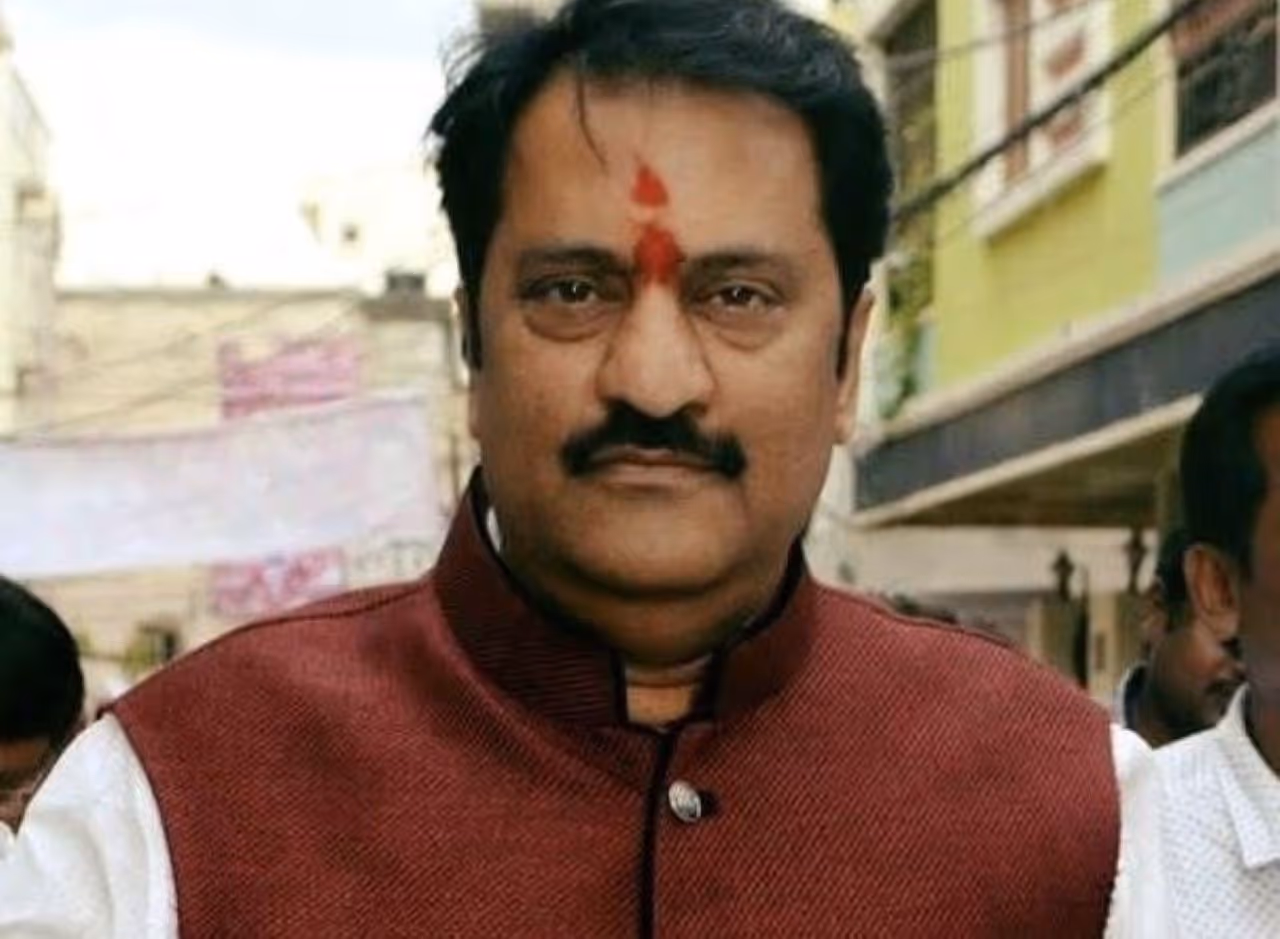 మాగంటి కుటుంబ వివాదాలు...