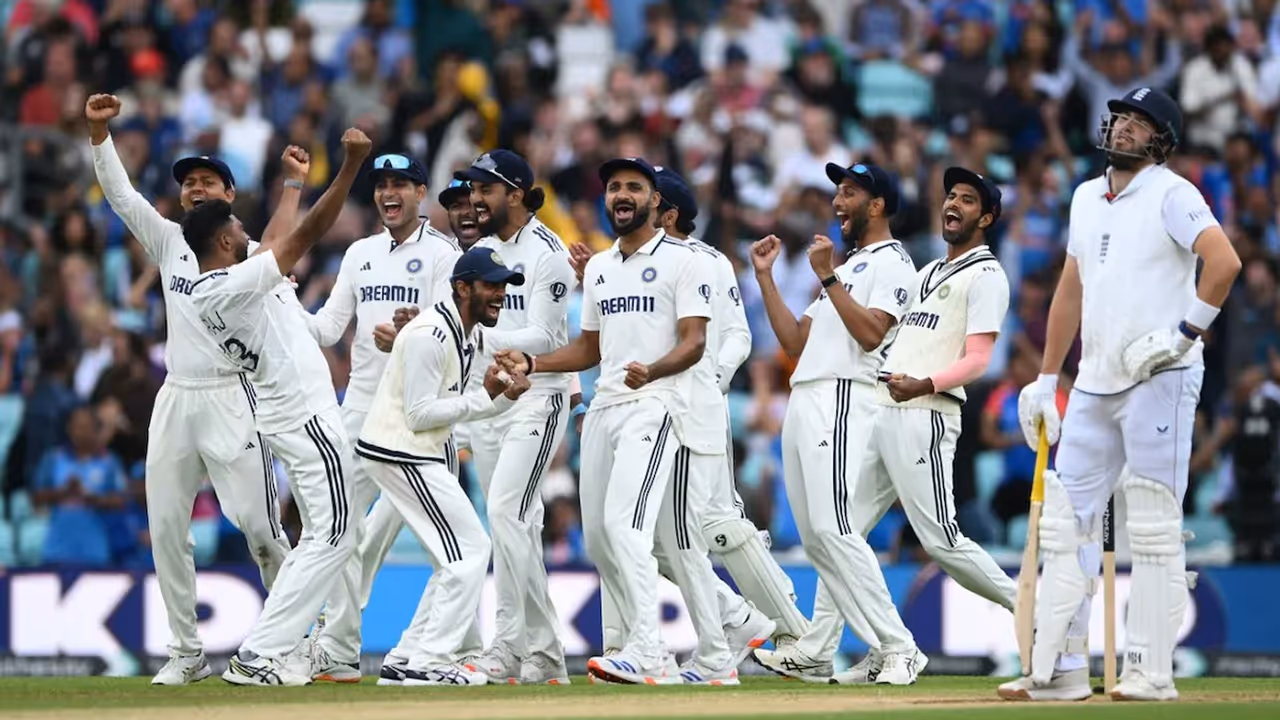 టెస్టు సమరం స్టార్ట్..! టెస్టు సమరం స్టార్ట్..!