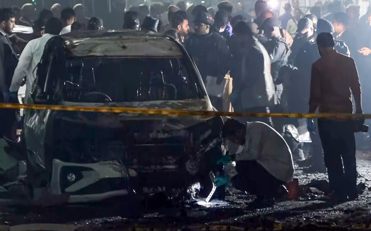 காரில் இருந்தது டாக்டர் உமரா?