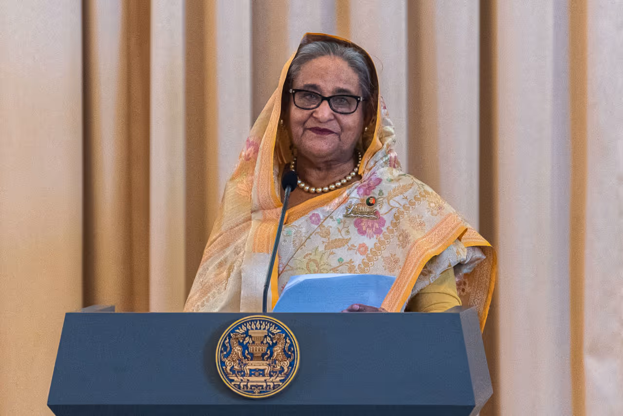 নিজের মৃত্যুদণ্ডের সাজা নিয়ে মুখ খুলেছেন শেখ হাসিনা নিজের মৃত্যুদণ্ডের সাজা নিয়ে মুখ খুলেছেন শেখ হাসিনা