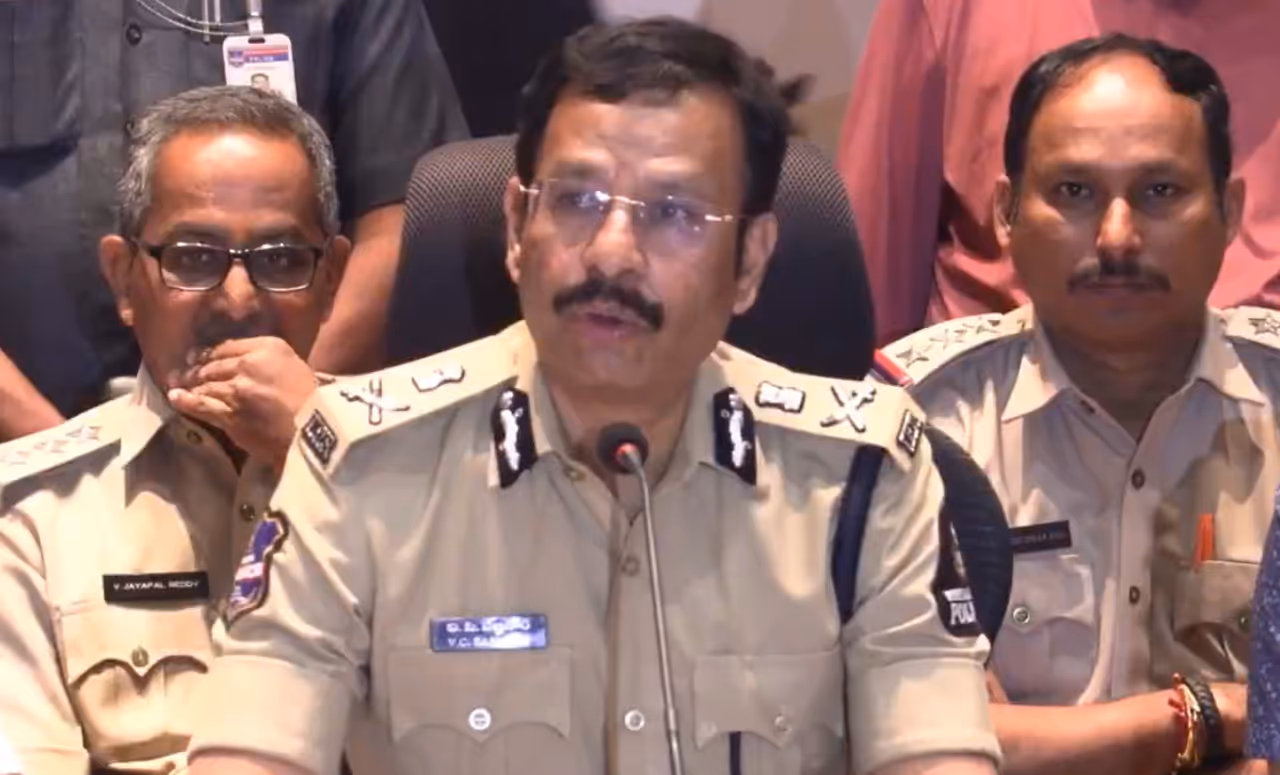 ఐబొమ్మ రవి అరెస్ట్ పై తండ్రి స్పందన 