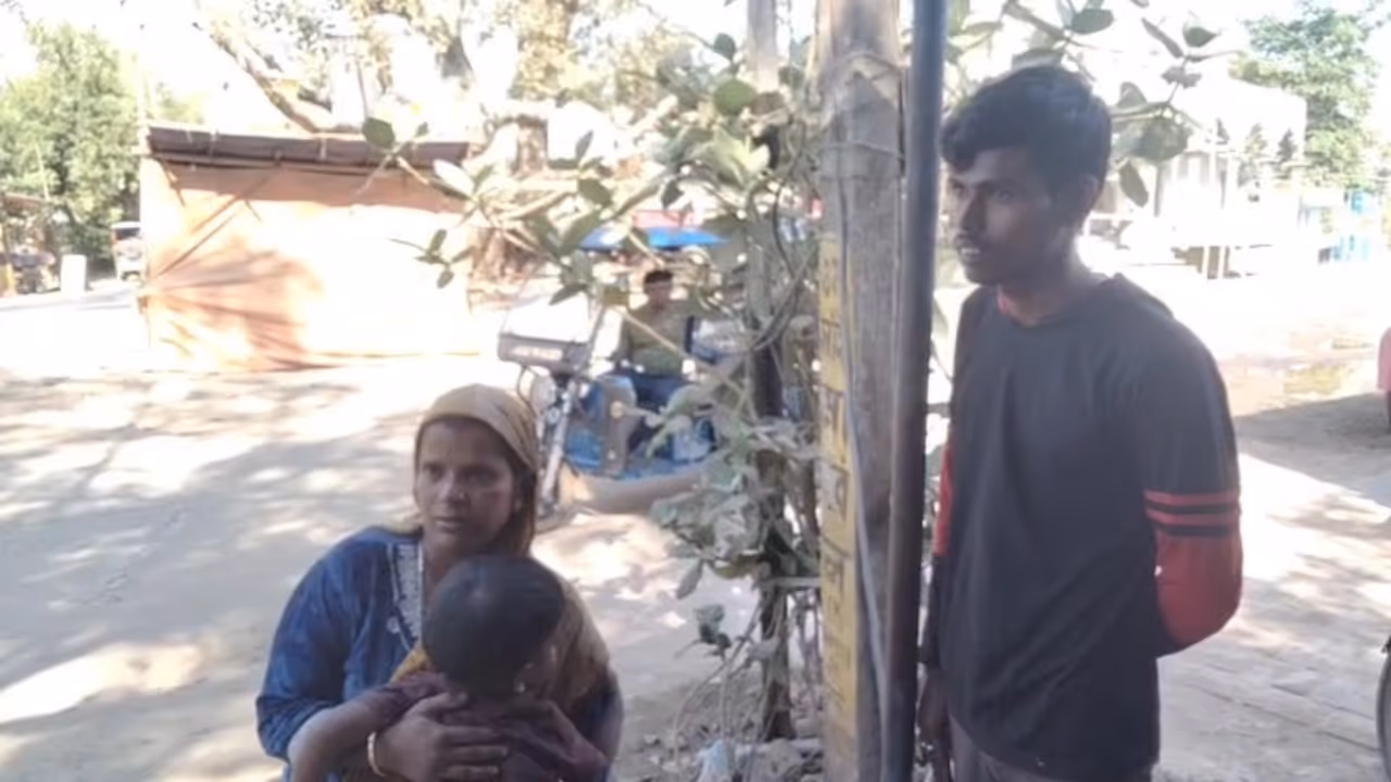 ভারত বাংলাদেশ সীমান্তে বাংলাদেশিদের ভিড়