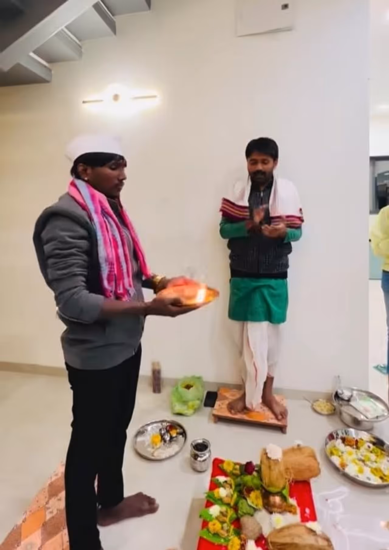 सुरज चव्हाणचं घर पाहून तोंडात घालाल बोटं, अजित पवारांनी दिलेल्या शुभेच्छा वाचून म्हणाल नेता असावा तर असा... 