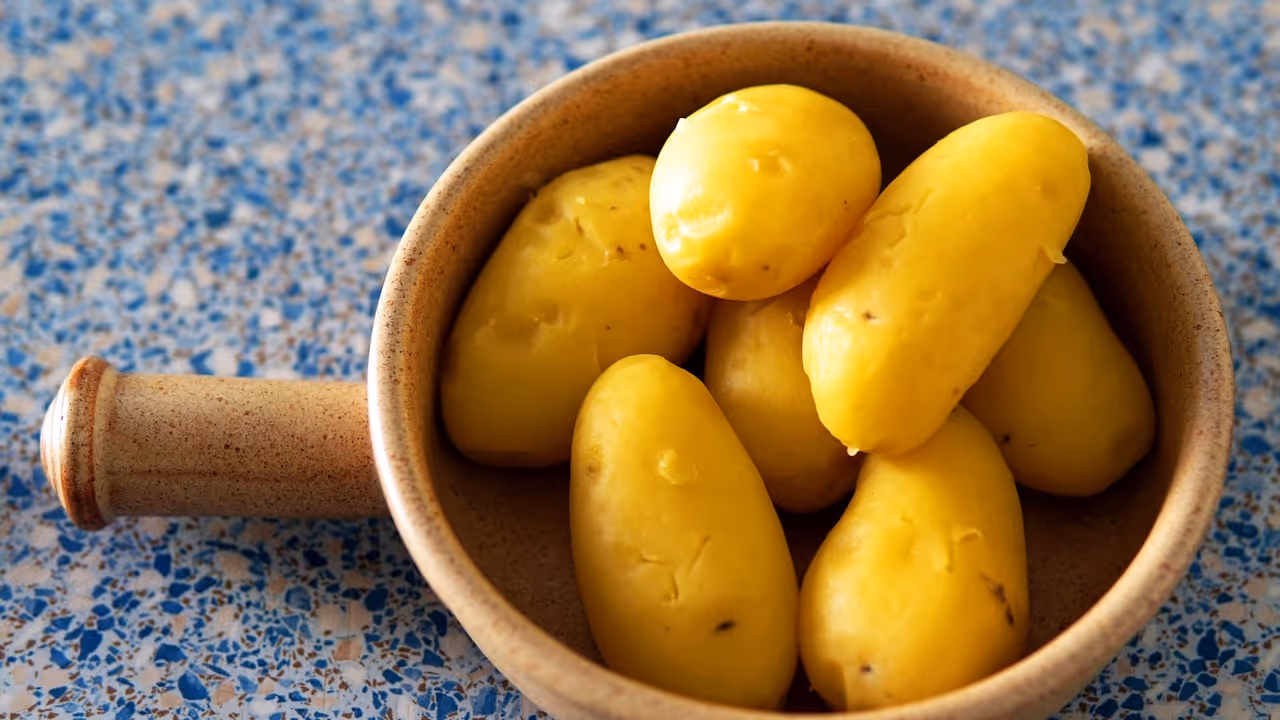 బంగాళాదుంపలు అధికంగా తింటే... బంగాళాదుంపలు అధికంగా తింటే...