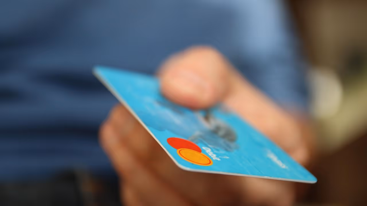 EMIగా మార్చితే సిబిల్ స్కోర్ తగ్గుతుందా? EMIగా మార్చితే సిబిల్ స్కోర్ తగ్గుతుందా?