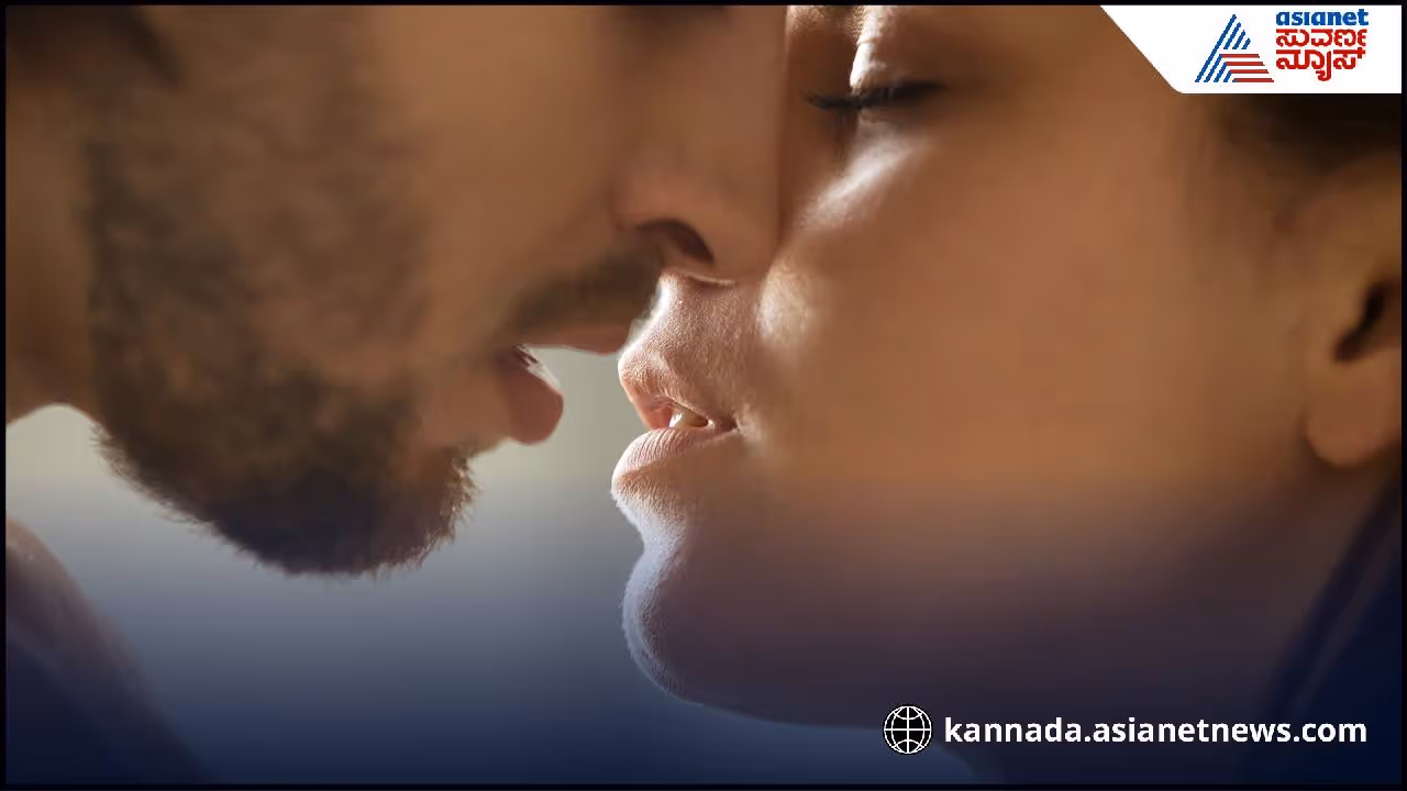 ಮೊದಲೆಲ್ಲ ಎರಡು ಹೂವು ತೋರಸ್ತಿದ್ರು ಮೊದಲೆಲ್ಲ ಎರಡು ಹೂವು ತೋರಸ್ತಿದ್ರು