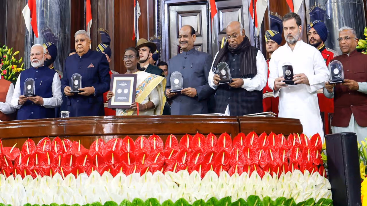 संसद में दिखा एतिहासिक पल