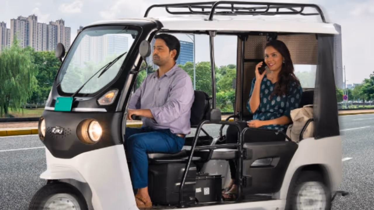 बजाज रिक्की ई रिक्षा