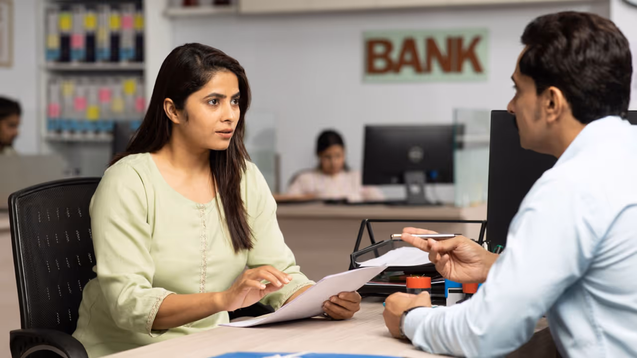 வங்கி கணக்கு மூடுதல்