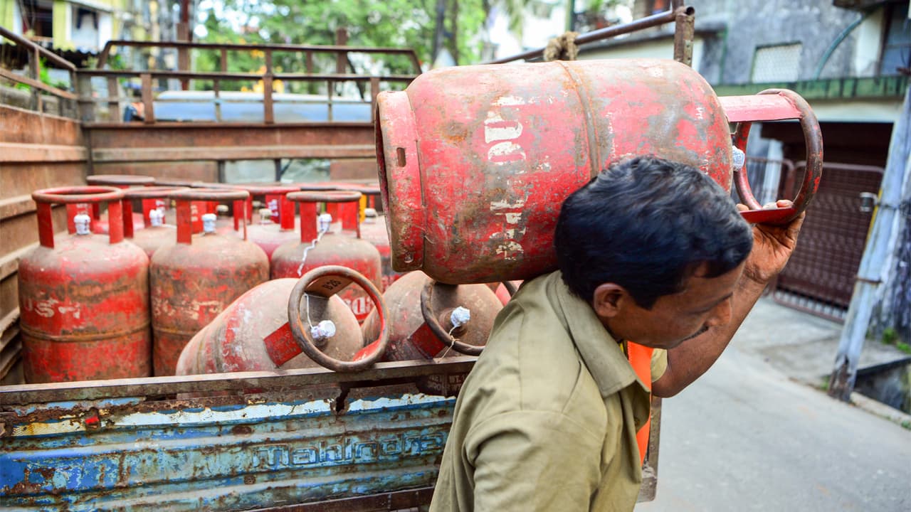 1 रसोई गैस सिलेंडर के दाम