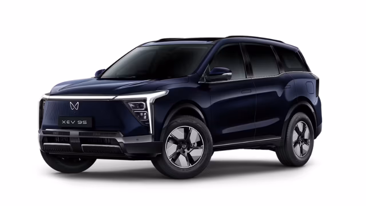 हे कसं काय झालं, महिंद्रा कंपनीची हि इलेक्ट्रिक गाडी ४ लाखांनी झाली स्वस्त; फीचर्स ऐकून पायाला येतील मुंग्या 