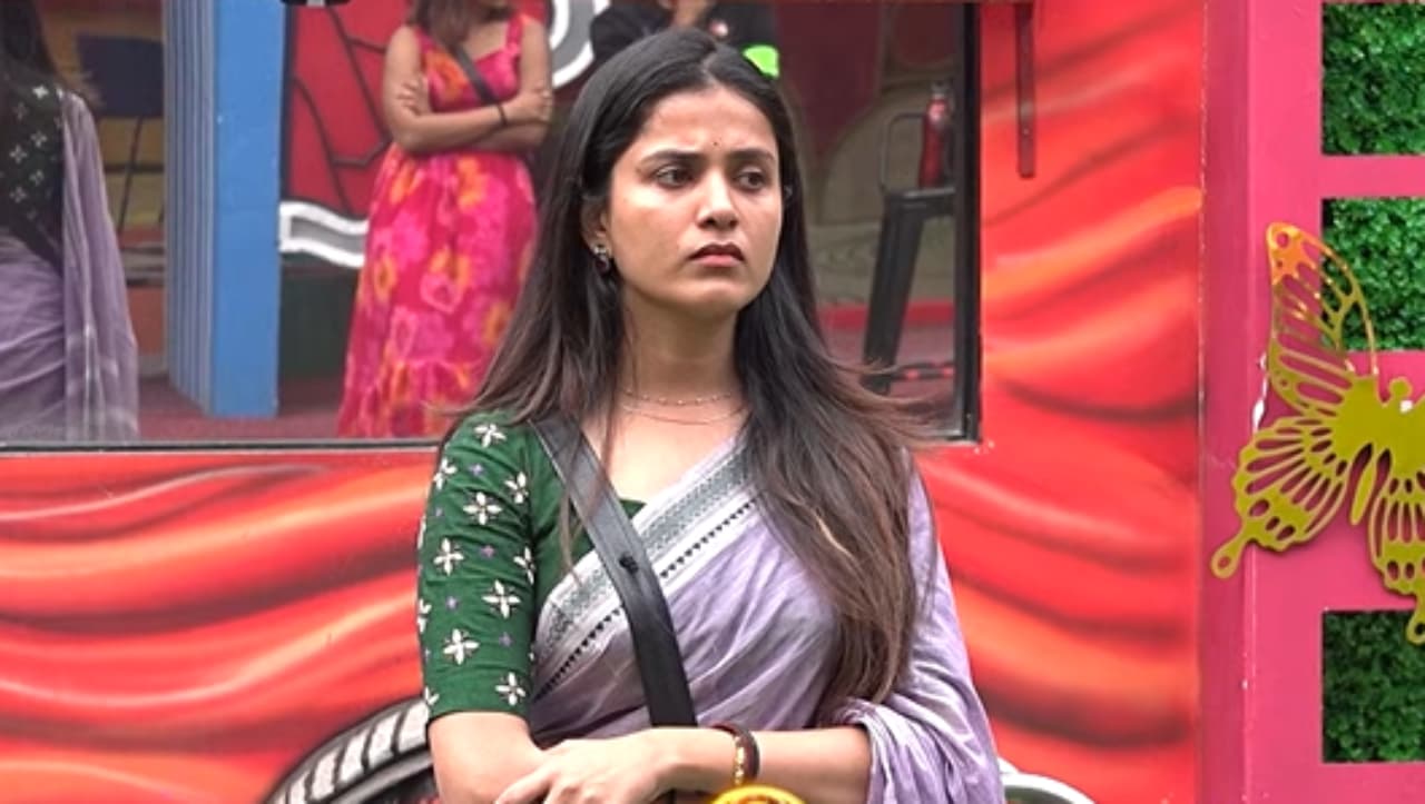 బిగ్ బాస్ తెలుగు 9 లో రన్నరప్గా నిలిచిన తనూజ బిగ్ బాస్ తెలుగు 9 లో రన్నరప్గా నిలిచిన తనూజ