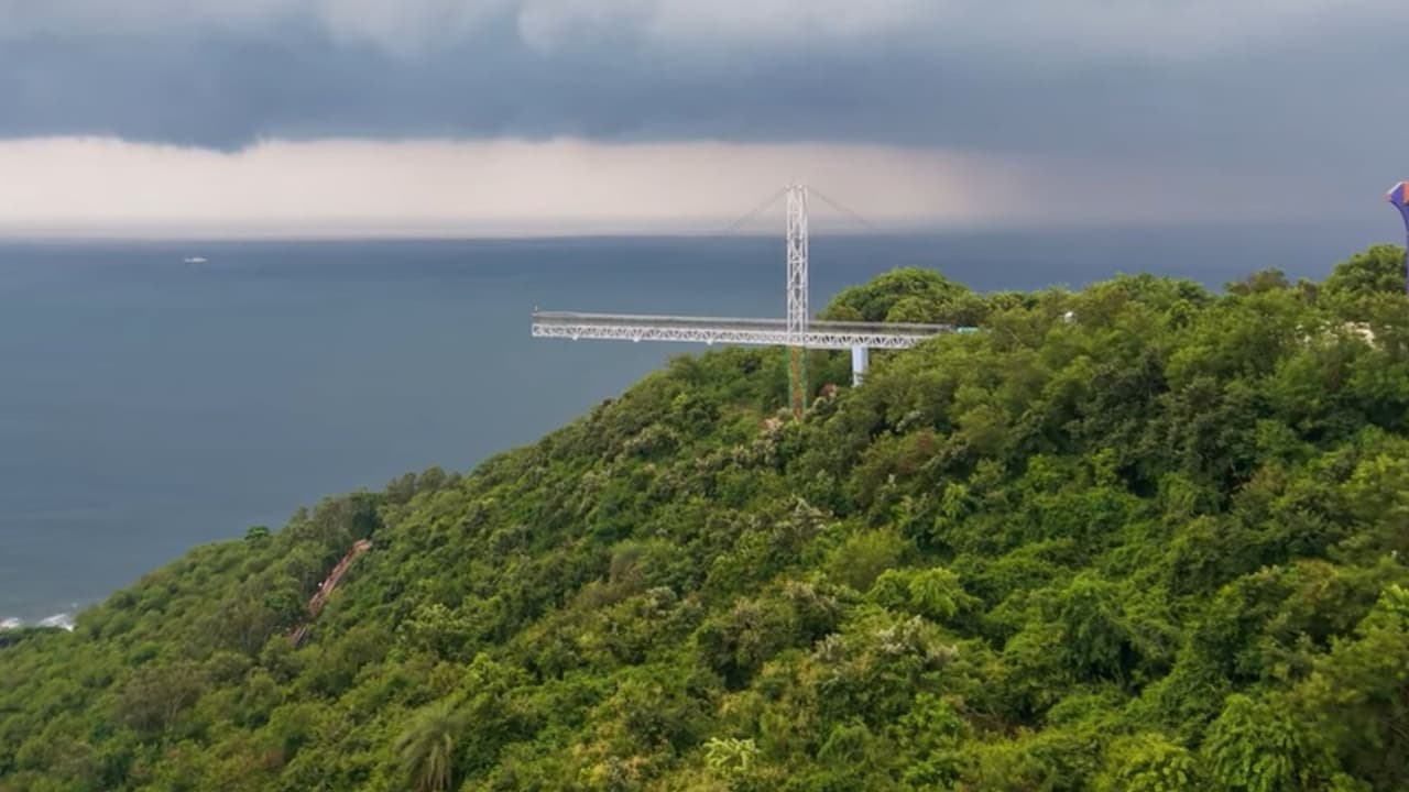 కైలాసగిరిపై నూతన ఆకర్షణ – గ్లాస్ స్కైవాక్ ప్రారంభం