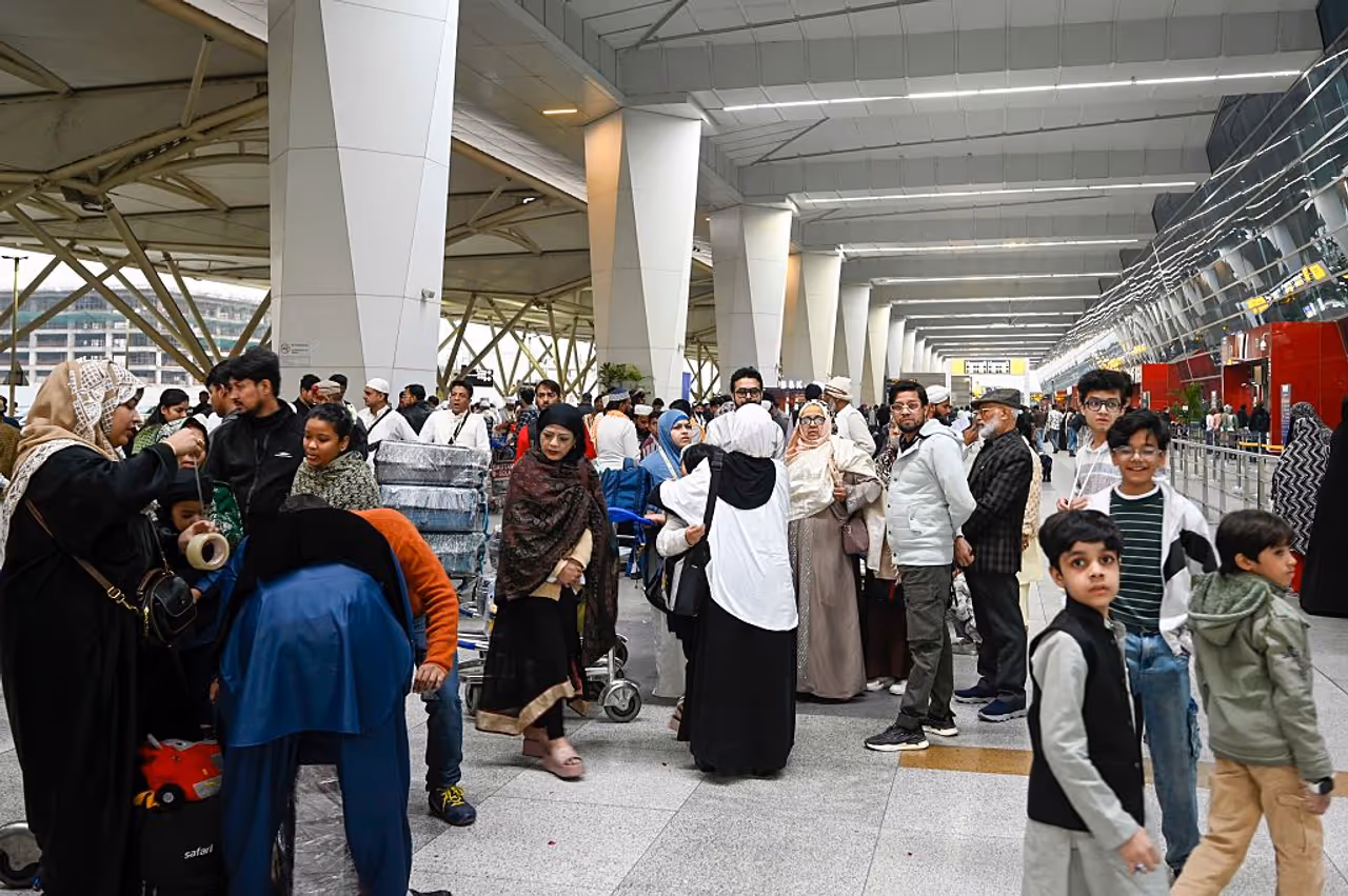 ദുരിതഭാരം ജനത്തിൻ്റെ തലയിൽ