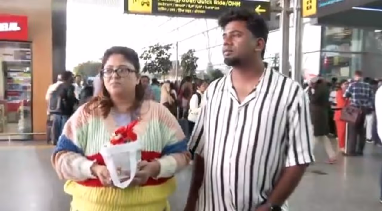 IndiGo বিপর্যয়ে সমস্য়ায় যাত্রীরা 