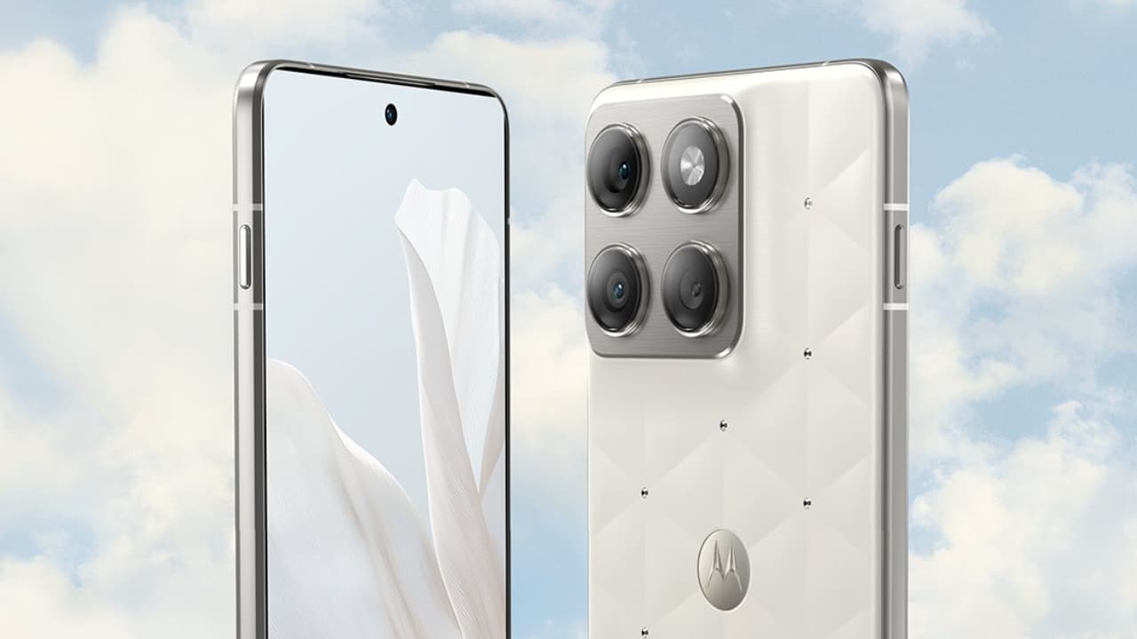 ३ ३ कॅमेऱ्यासह ५० मेगापिक्सेलचा हा फोन लवकरच विक्रीस, बॅटरी आठवडाभर टिकणार ३ ३ कॅमेऱ्यासह ५० मेगापिक्सेलचा हा फोन लवकरच विक्रीस, बॅटरी आठवडाभर टिकणार