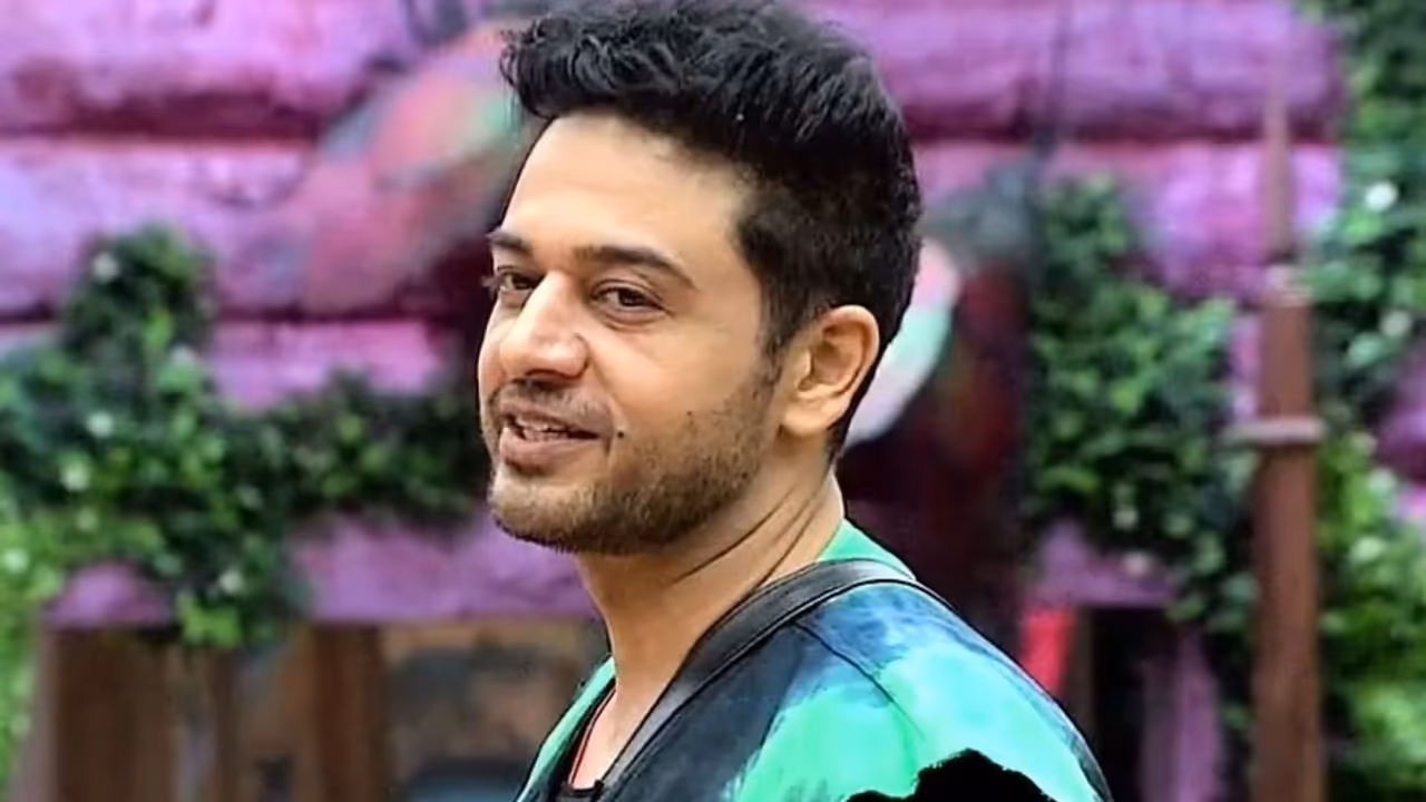 1. How educated is Gaurav Khanna?