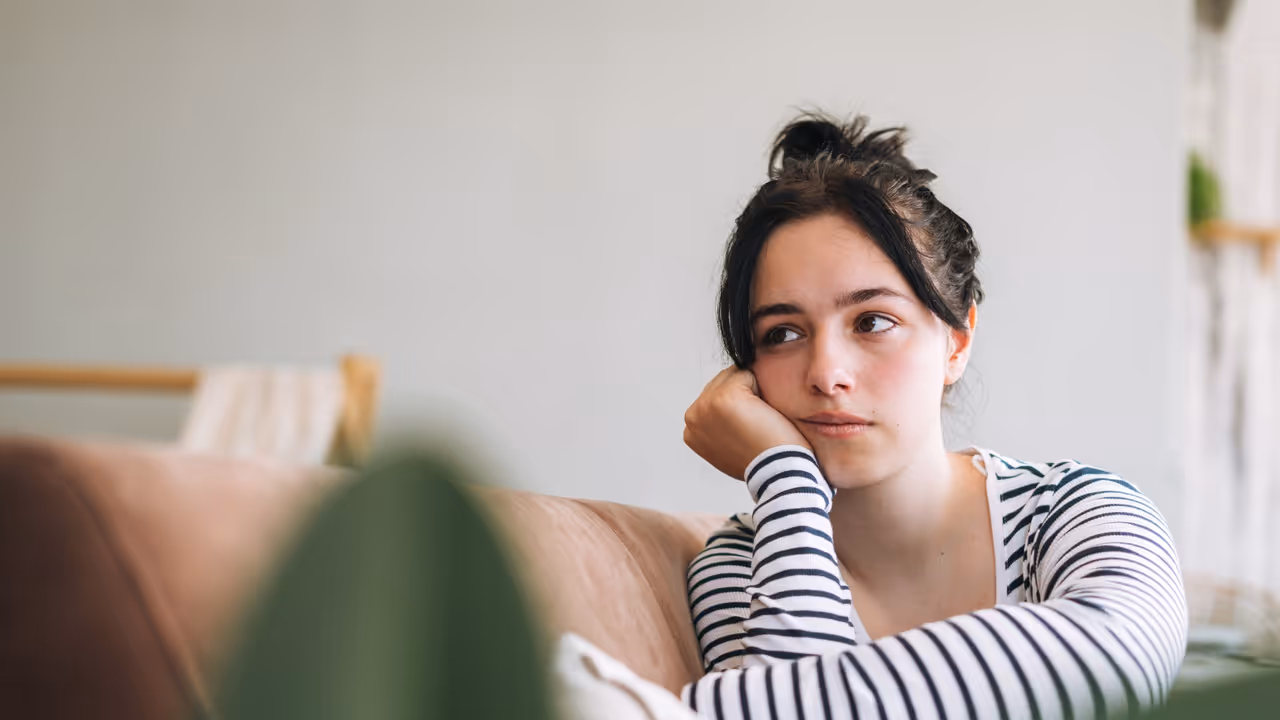 ছুটির দিনে একাকীত্ব এবং মানসিক চাপ কেন বাড়ে? ছুটির দিনে একাকীত্ব এবং মানসিক চাপ কেন বাড়ে?