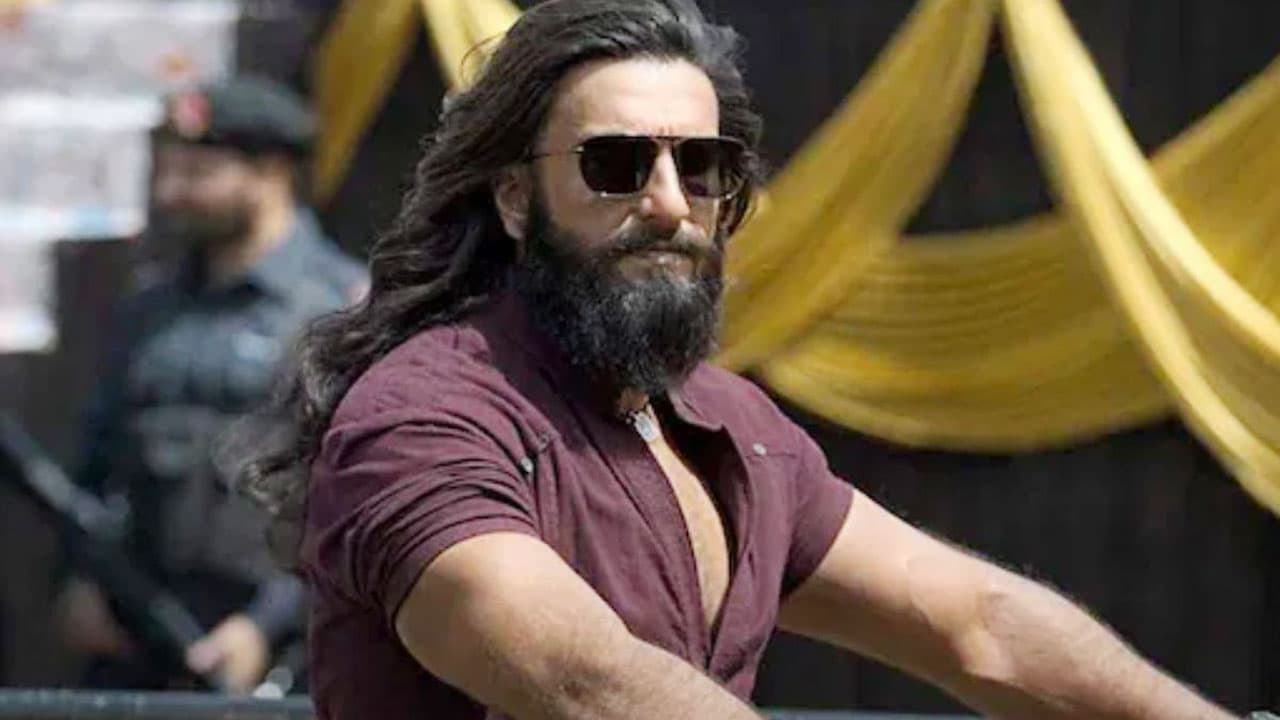 रणवीर सिंह की 8वीं 100 करोड़ी फिल्म बनी 'धुरंधर' रणवीर सिंह की 8वीं 100 करोड़ी फिल्म बनी 'धुरंधर'