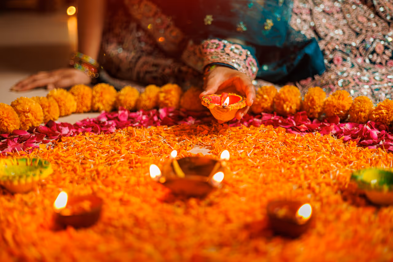 Light Up The Garden With Diyas Light Up The Garden With Diyas
