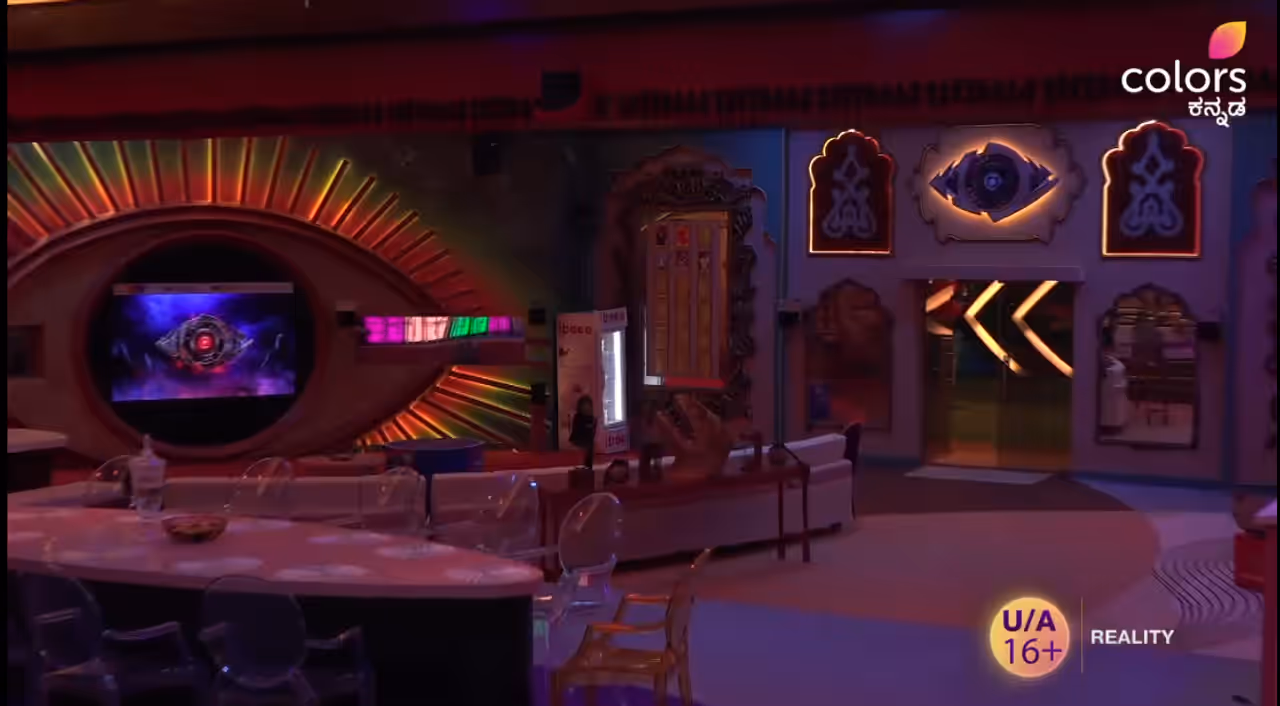 ಕಗ್ಗತ್ತಲಲ್ಲಿ ಮುಳುಗಿದ ಬಿಗ್ ಬಾಸ್ ಮನೆ ಕಗ್ಗತ್ತಲಲ್ಲಿ ಮುಳುಗಿದ ಬಿಗ್ ಬಾಸ್ ಮನೆ