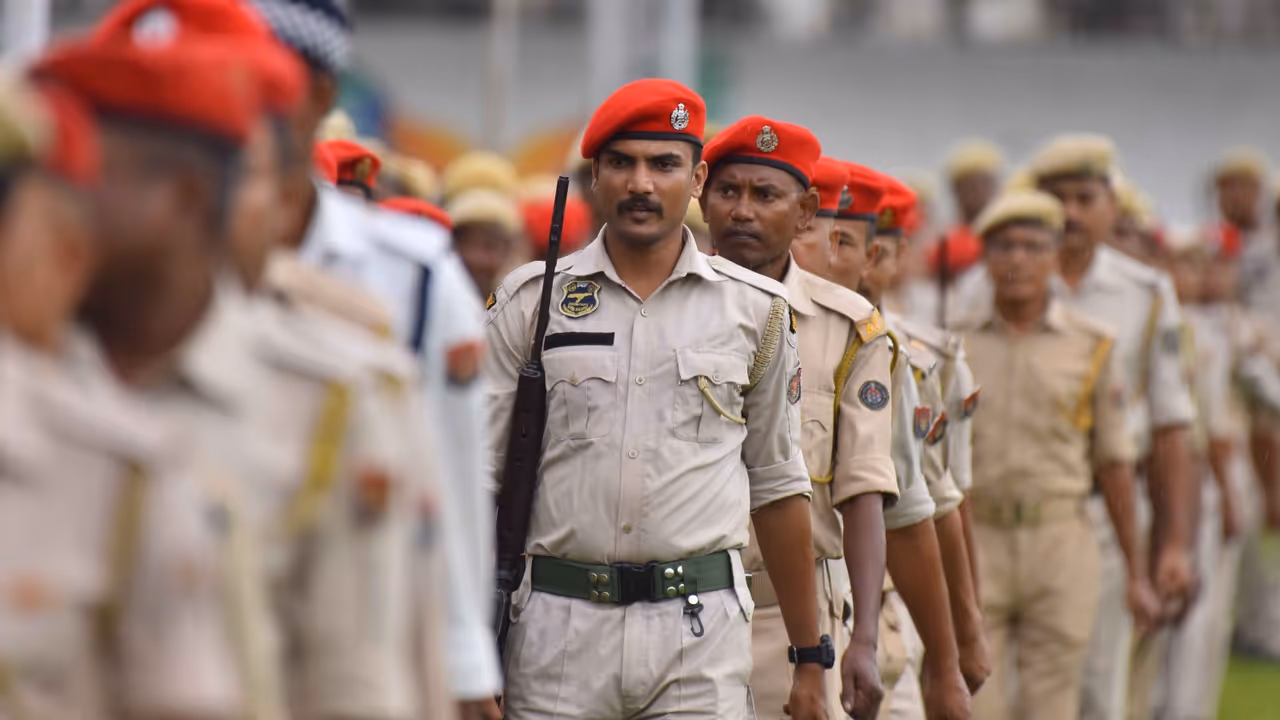 సెంట్రల్ ఆర్ముడ్ పోలీస్ ఫోర్సెస్ (CAPF) లో భారీ ఉద్యోగాలు సెంట్రల్ ఆర్ముడ్ పోలీస్ ఫోర్సెస్ (CAPF) లో భారీ ఉద్యోగాలు