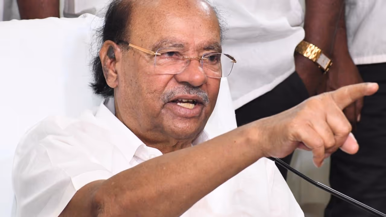 அதிமுகவுடன் கூட்டணி வைத்த அன்புமணி அதிமுகவுடன் கூட்டணி வைத்த அன்புமணி