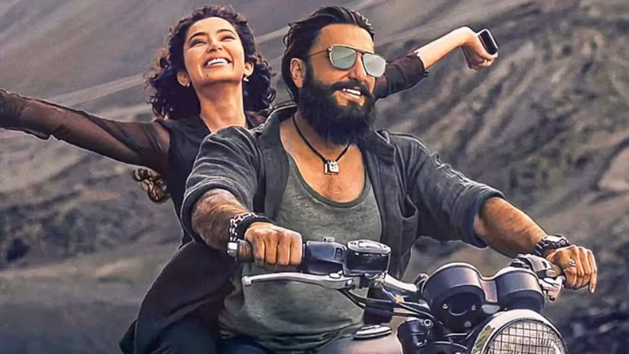 8. ధురంధర్ (హిందీ) 8. ధురంధర్ (హిందీ)