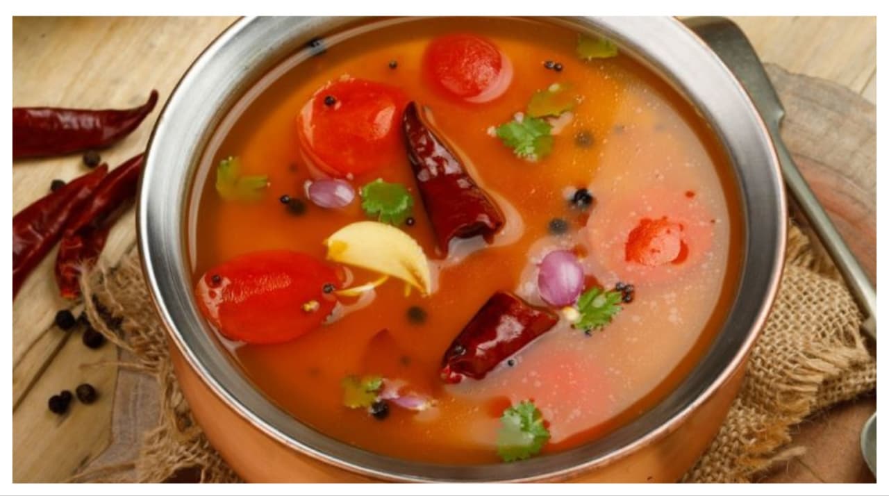 നിങ്ങൾ രസം പ്രിയരാണോ? എങ്കിൽ എളുപ്പം തയ്യാറാക്കാം 10 വ്യത്യസ്ത രസങ്ങൾ നിങ്ങൾ രസം പ്രിയരാണോ? എങ്കിൽ എളുപ്പം തയ്യാറാക്കാം 10 വ്യത്യസ്ത രസങ്ങൾ