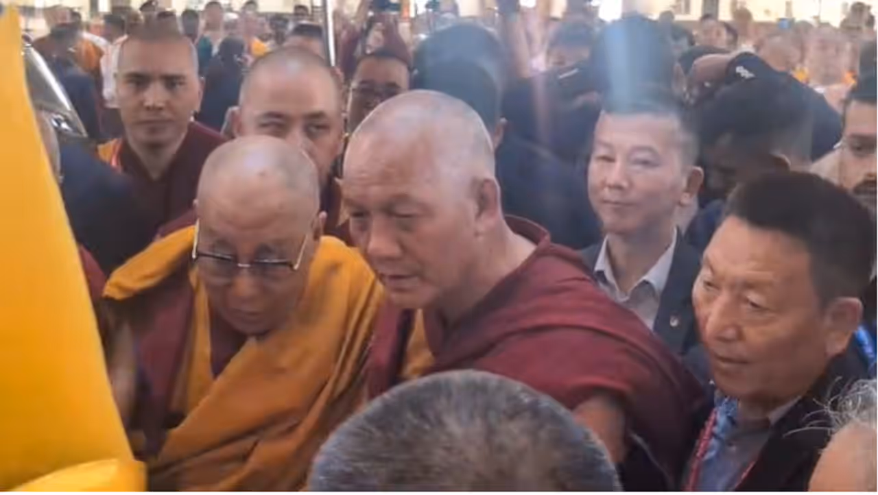 ಭಾರತದಿಂದಲೇ ನಮ್ಮ ಬೌದ್ಧ ಸಂಸ್ಕೃತಿ ಬೆಳೆಯುತ್ತ ಬಂದಿದೆ: ದಲಾಯಿ ಲಾಮಾ ಭಾರತದಿಂದಲೇ ನಮ್ಮ ಬೌದ್ಧ ಸಂಸ್ಕೃತಿ ಬೆಳೆಯುತ್ತ ಬಂದಿದೆ: ದಲಾಯಿ ಲಾಮಾ