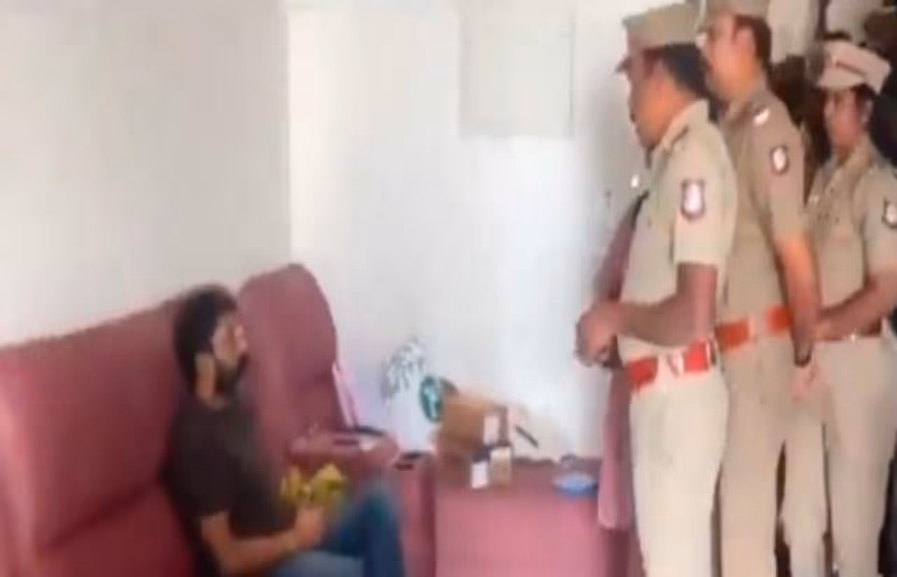 சவுக்கு சங்கர் கைது சவுக்கு சங்கர் கைது