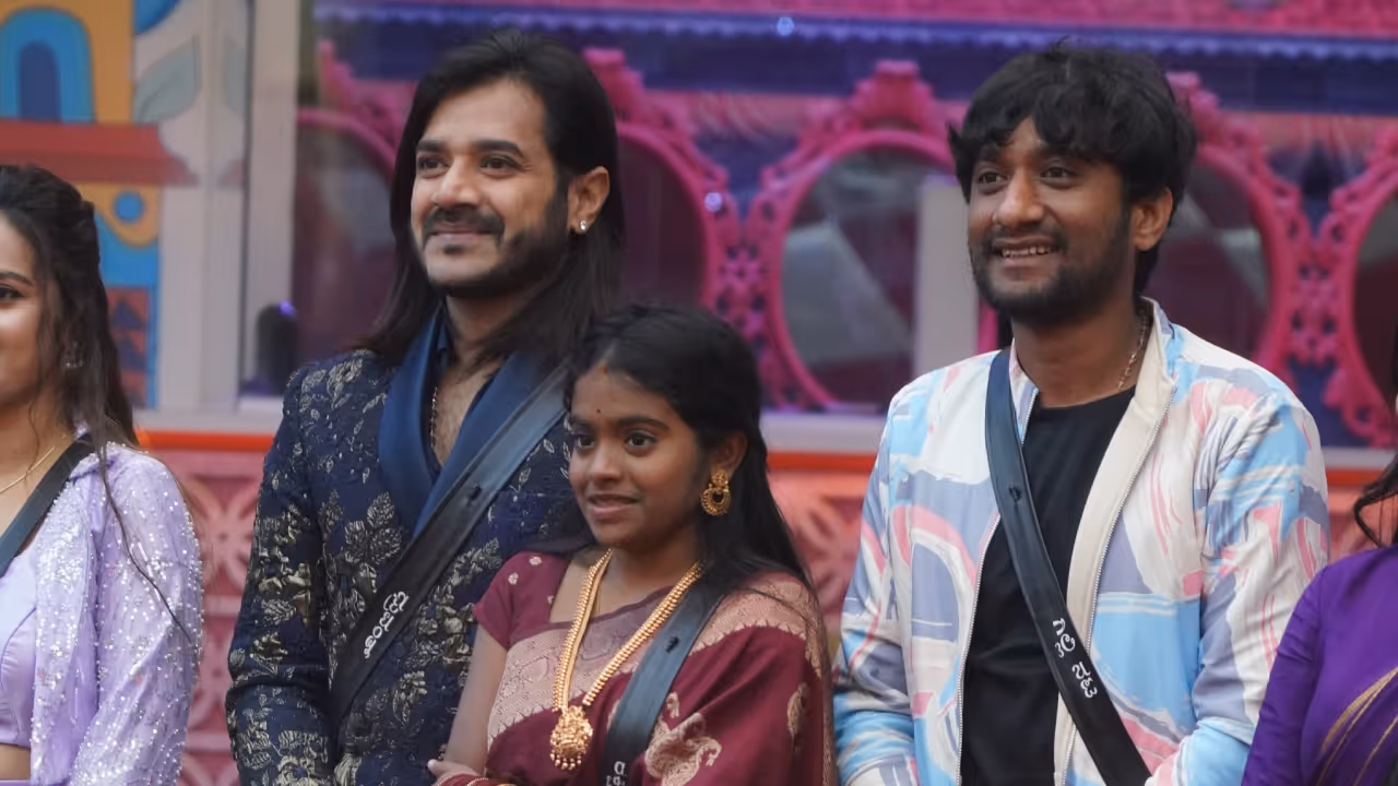 ವೋಟಿಂಗ್ ಲೈನ್ಸ್ ಒಪನ್ ಆಗಿಲ್ಲ ವೋಟಿಂಗ್ ಲೈನ್ಸ್ ಒಪನ್ ಆಗಿಲ್ಲ