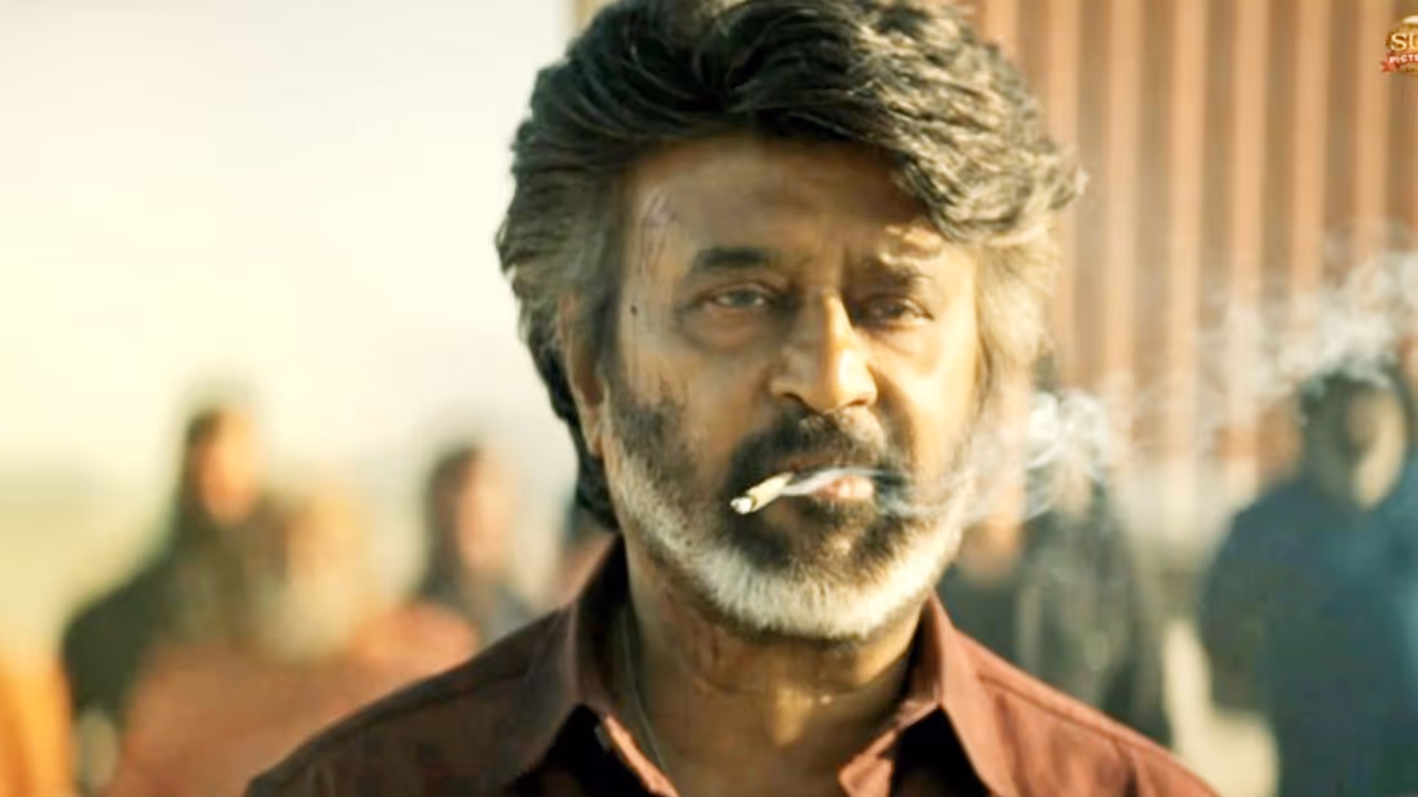 5. कुली (Coolie)