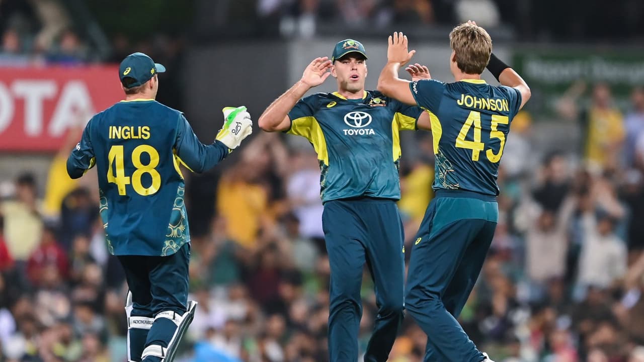 6 ऑस्ट्रेलियन पर बरसा पैसा 6 ऑस्ट्रेलियन पर बरसा पैसा